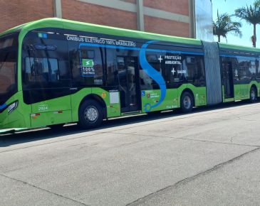 Ônibus articulado elétrico Eletra  entra em operação em São Paulo